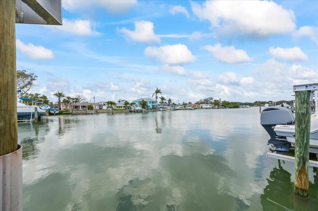 7889 3RD AVENUE S ST PETERSBURG, FL 33707