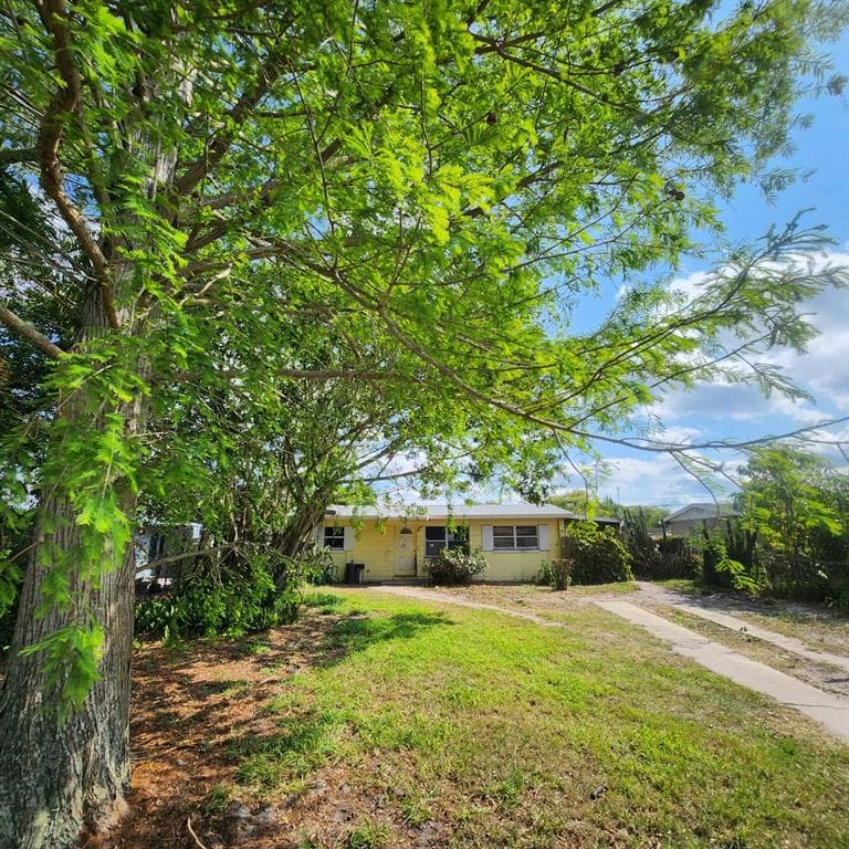 409 E MATTIE STREET SANFORD, FL 32773