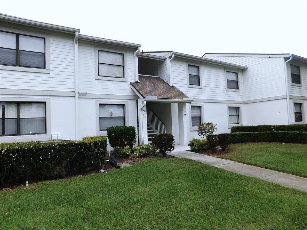 310 WINDWARD PLACE UNIT 26 OLDSMAR, FL 34677