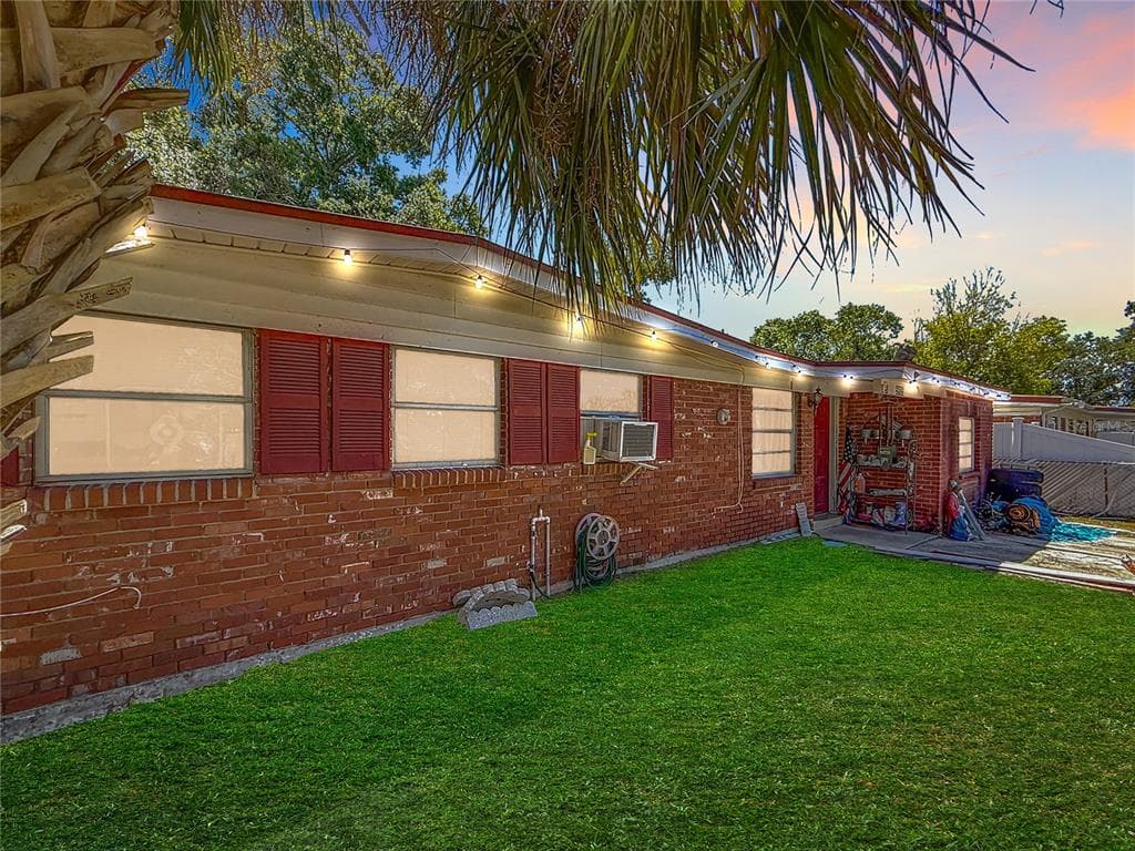 5905 MYER STREET TAMPA, FL 33634