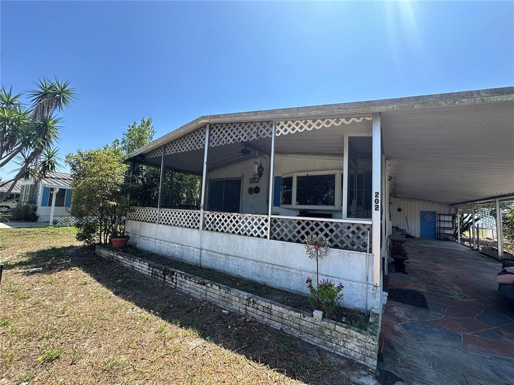 202 CALOOSA LAKE CIRCLE S LAKE WALES, FL 33859