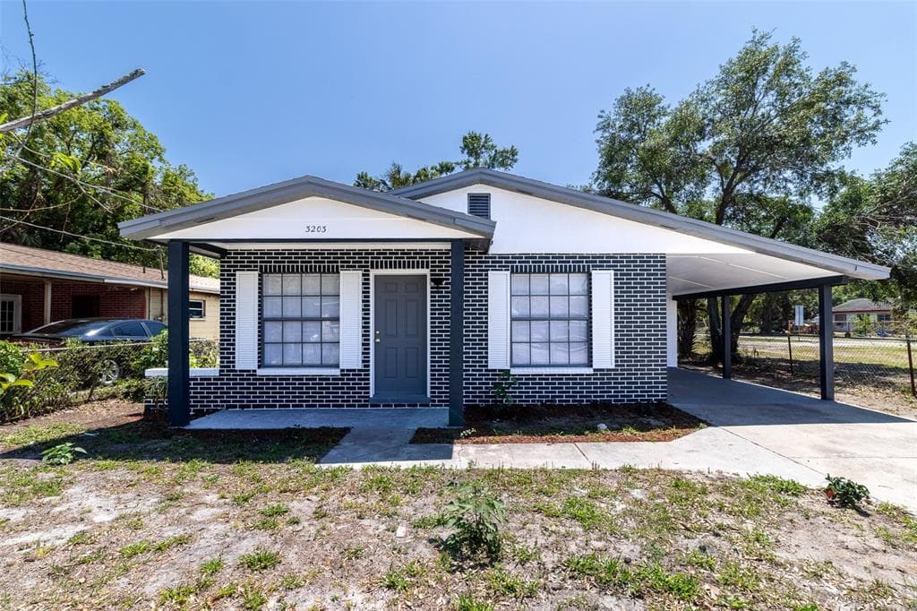 3203 E WILDER AVENUE TAMPA, FL 33610