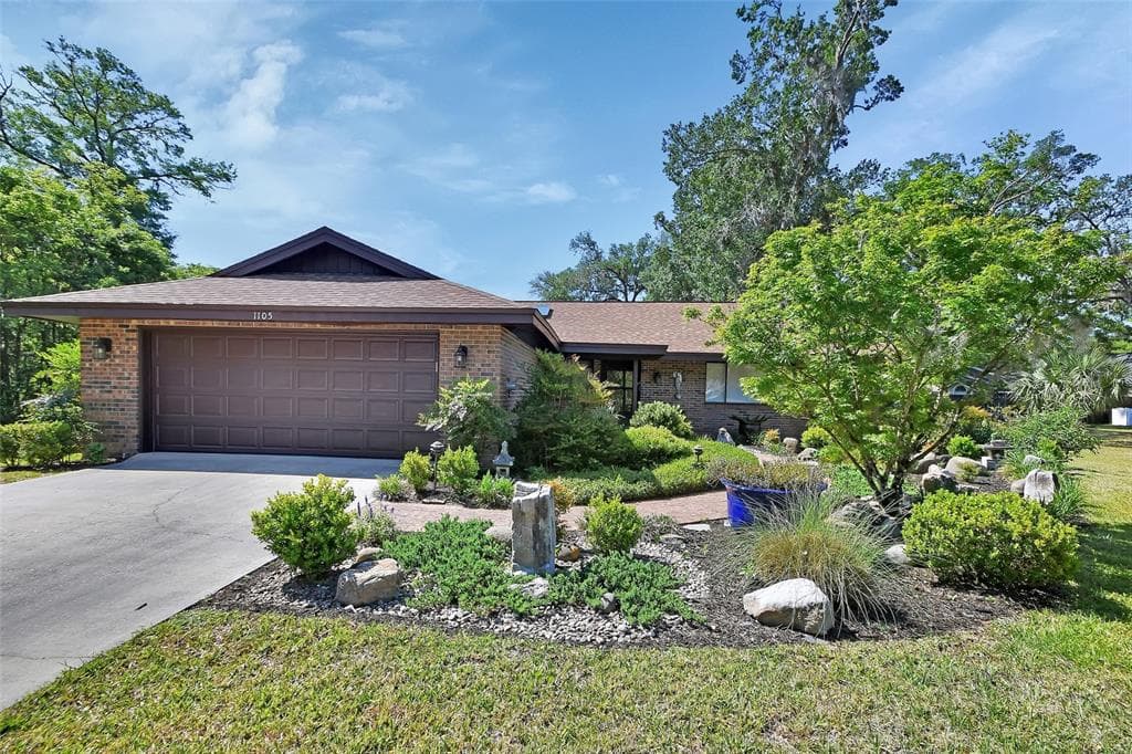 1105 BURGOYNE ROAD DELAND, FL 32720