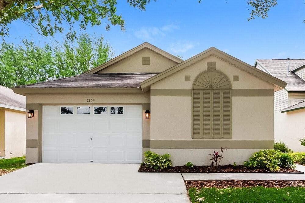 7405 OXFORD GARDEN CIRCLE APOLLO BEACH, FL 33572