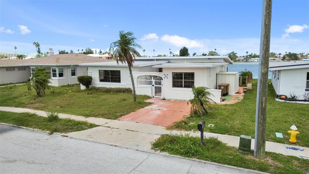 15319 HARBOR DRIVE MADEIRA BEACH, FL 33708
