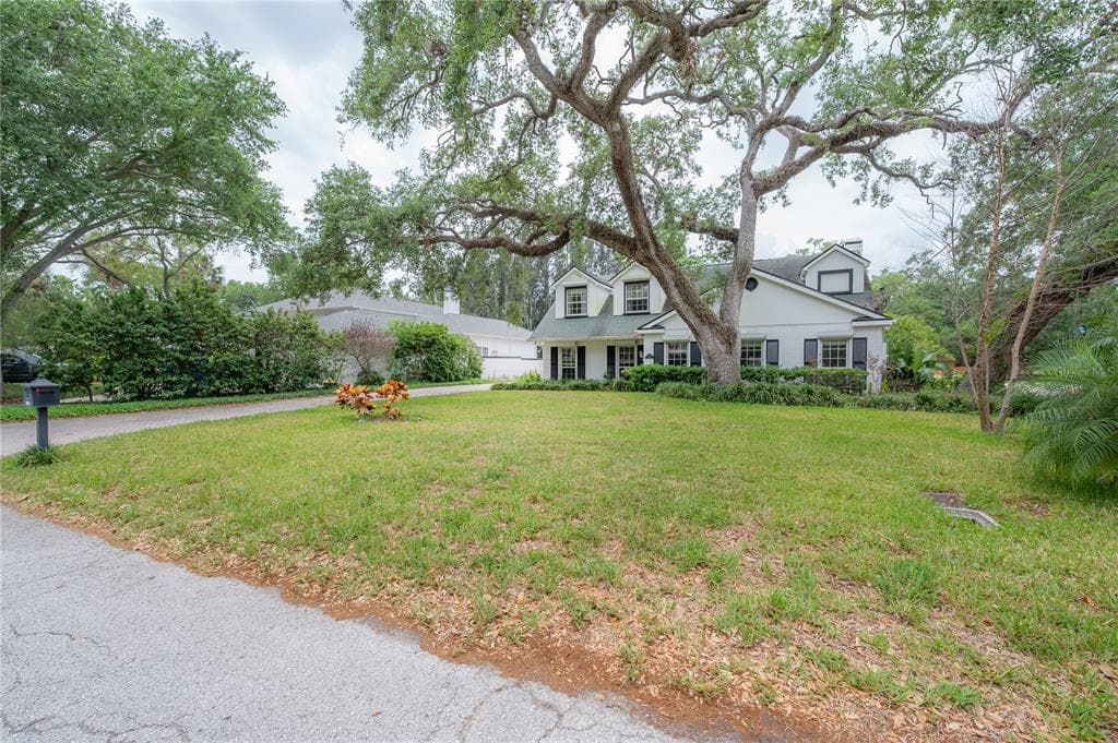 2305 S HESPERIDES STREET TAMPA, FL 33629