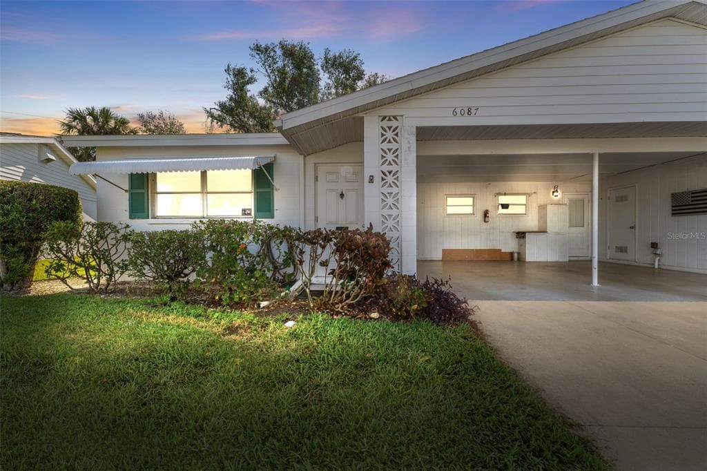 6087 CORAL WAY UNIT 2 BRADENTON, FL 34207