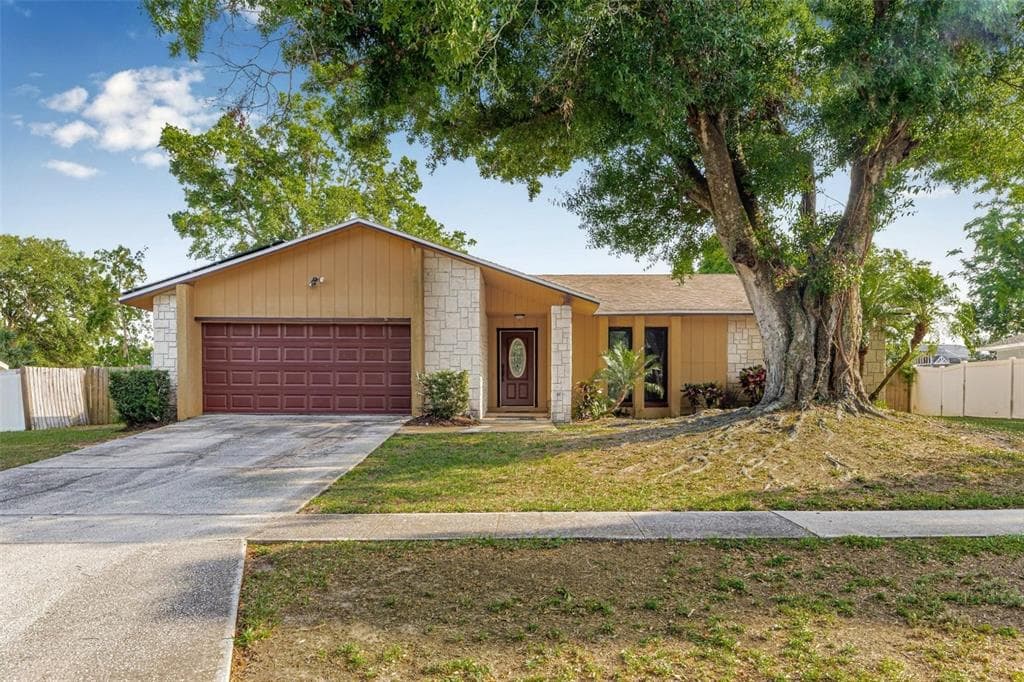 2316 MERRILY CIRCLE N SEFFNER, FL 33584