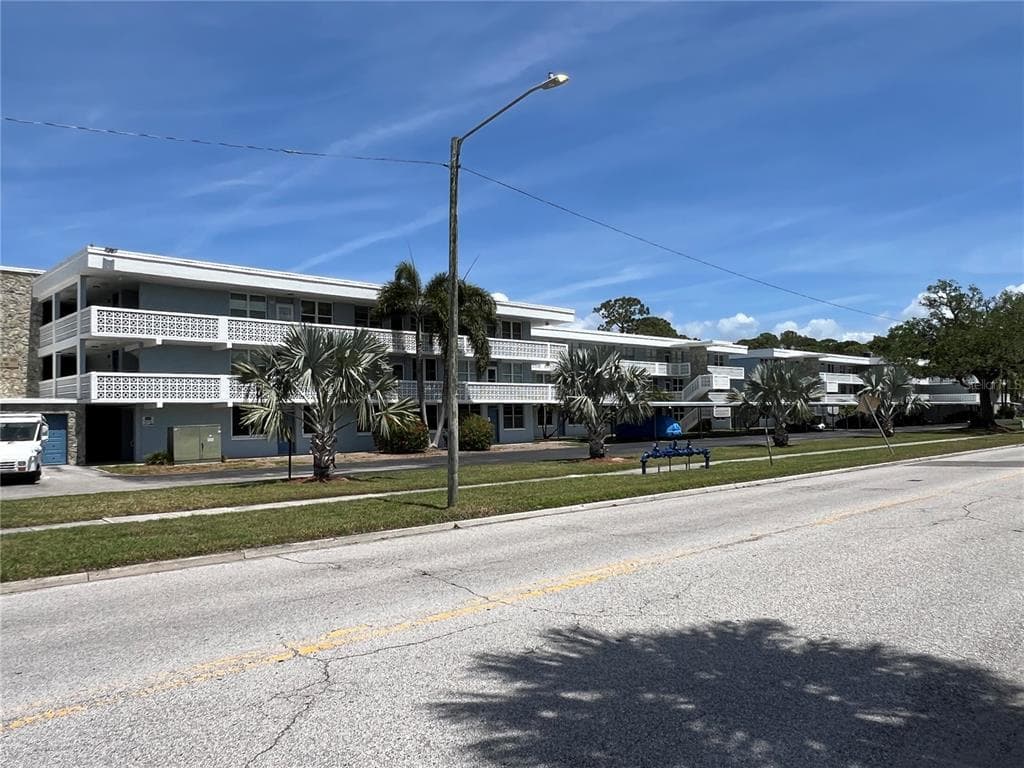 4715 BAY STREET NE UNIT 235 ST PETERSBURG, FL 33703