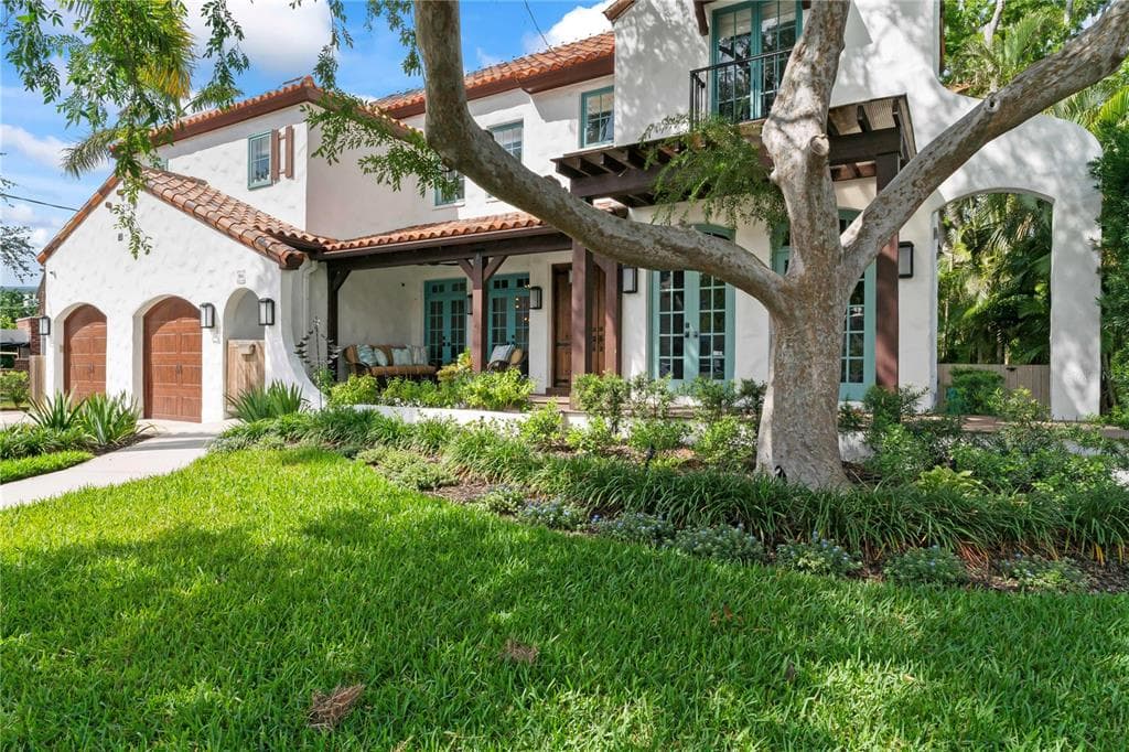 90 BAHAMA CIRCLE TAMPA, FL 33606