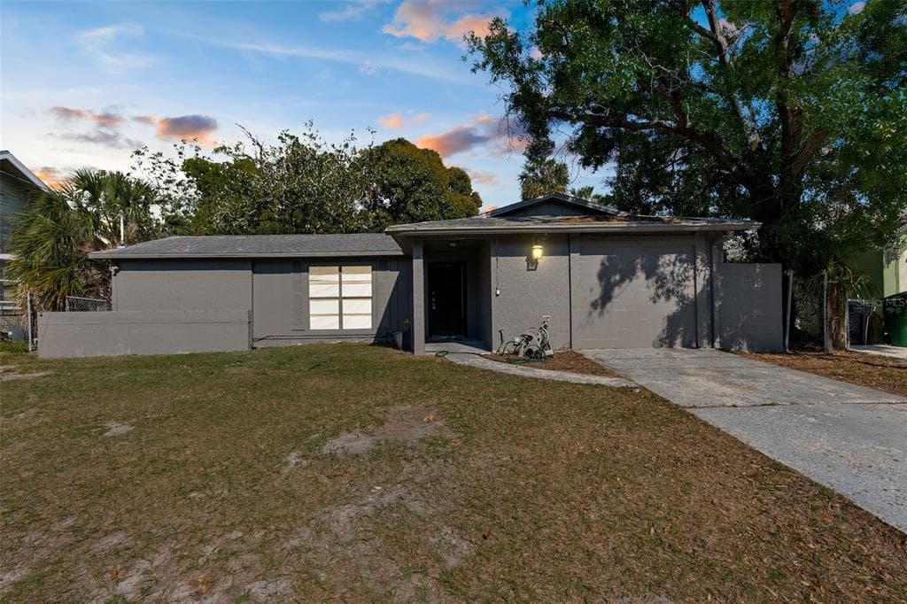 905 N NEWPORT AVENUE TAMPA, FL 33606