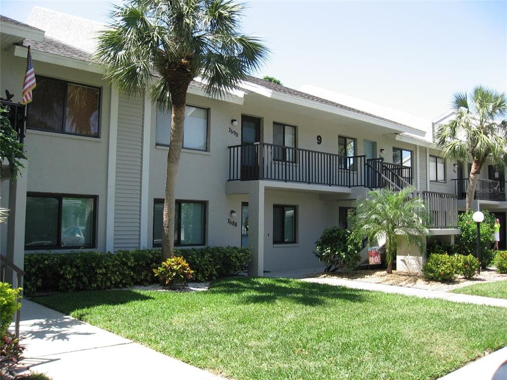 7690 EAGLE CREEK DRIVE UNIT 7566 SARASOTA, FL 34243
