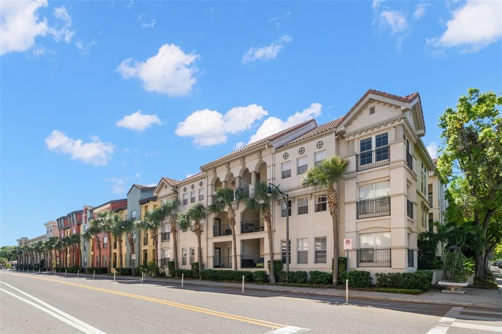 2410 W AZEELE STREET UNIT 228 TAMPA, FL 33609