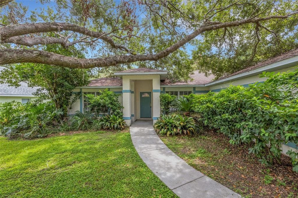 6434 LAURELWOOD DRIVE ZEPHYRHILLS, FL 33542