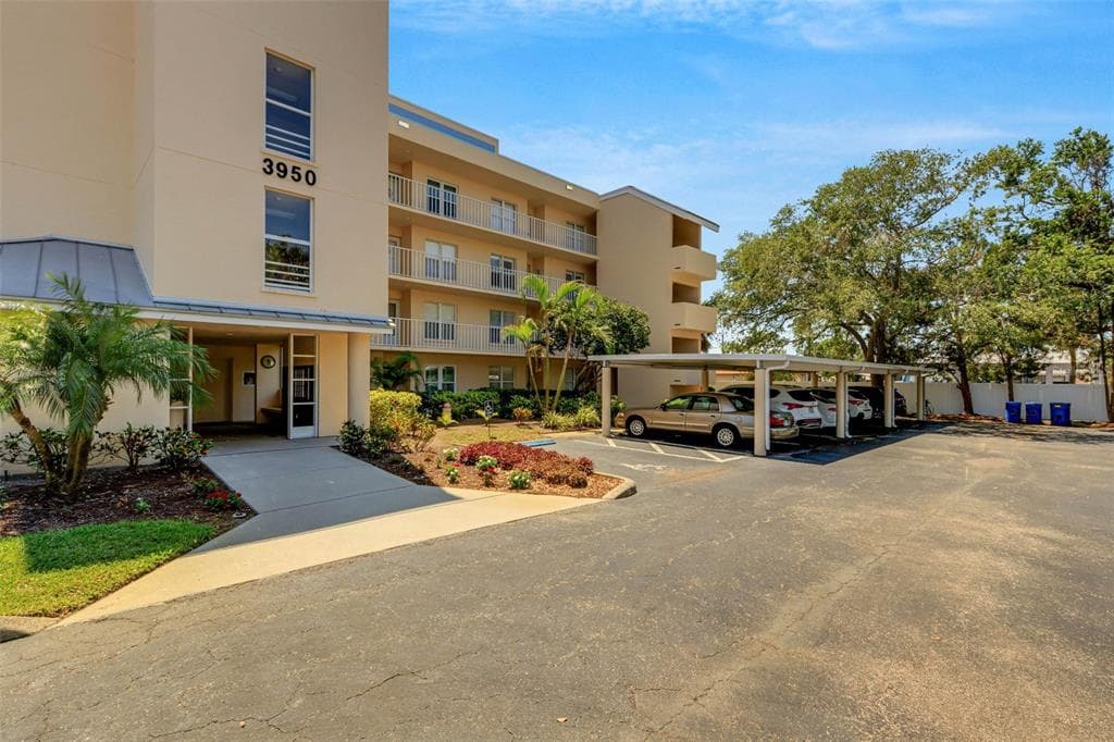 3950 IRONWOOD CIRCLE UNIT 206 BRADENTON, FL 34209