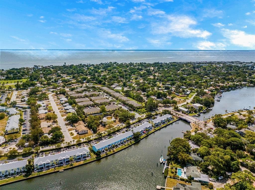 3889 POMPANO DRIVE SE UNIT C(Furnished) ST PETERSBURG, FL 33705