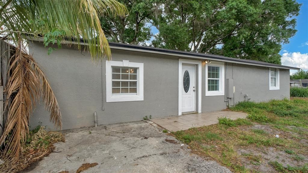 725 1/2 STRAIN BOULEVARD LAKELAND, FL 33815