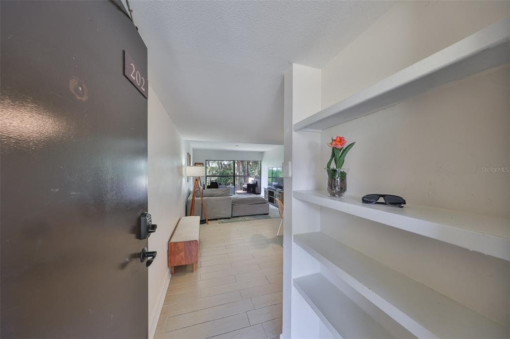 880 S VILLAGE DRIVE N UNIT 202 ST PETERSBURG, FL 33716