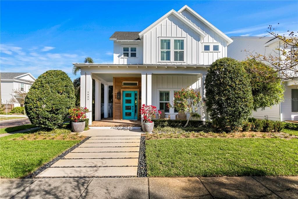 1095 18TH AVENUE N ST PETERSBURG, FL 33704