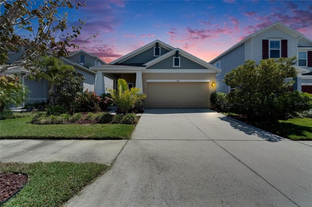 7417 SUNGOLD MEADOW COURT APOLLO BEACH, FL 33572