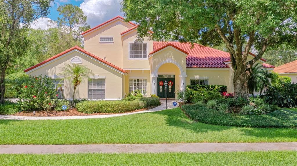 8907 MAGNOLIA CHASE CIRCLES TAMPA, FL 33647