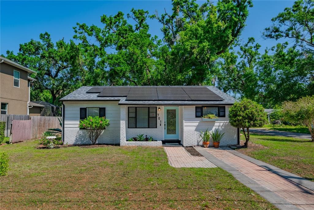 701 W IDLEWILD AVENUE TAMPA, FL 33604