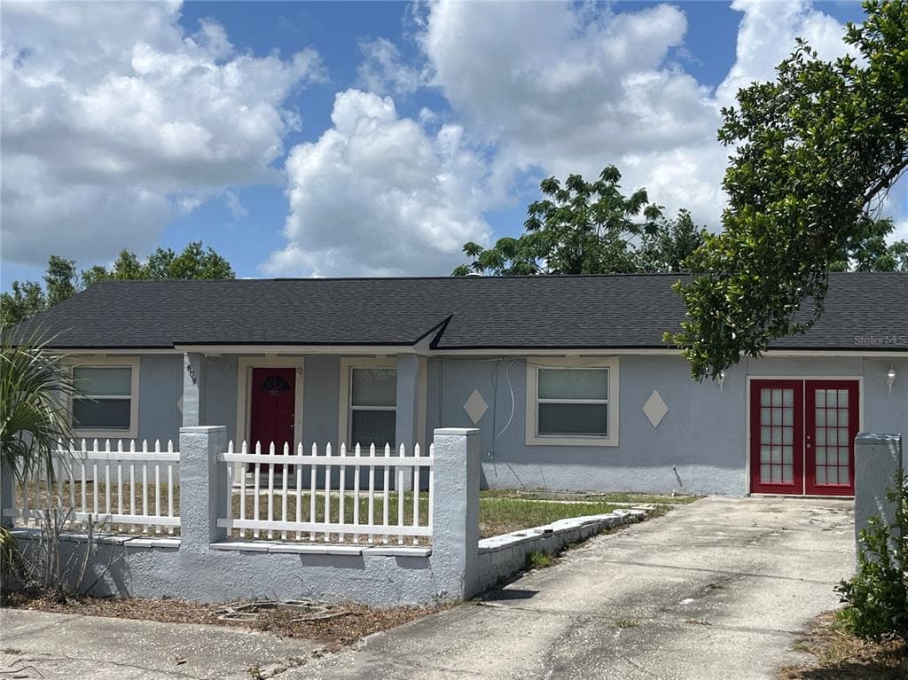 609 MAGGIE CIRCLE WINTER HAVEN, FL 33880