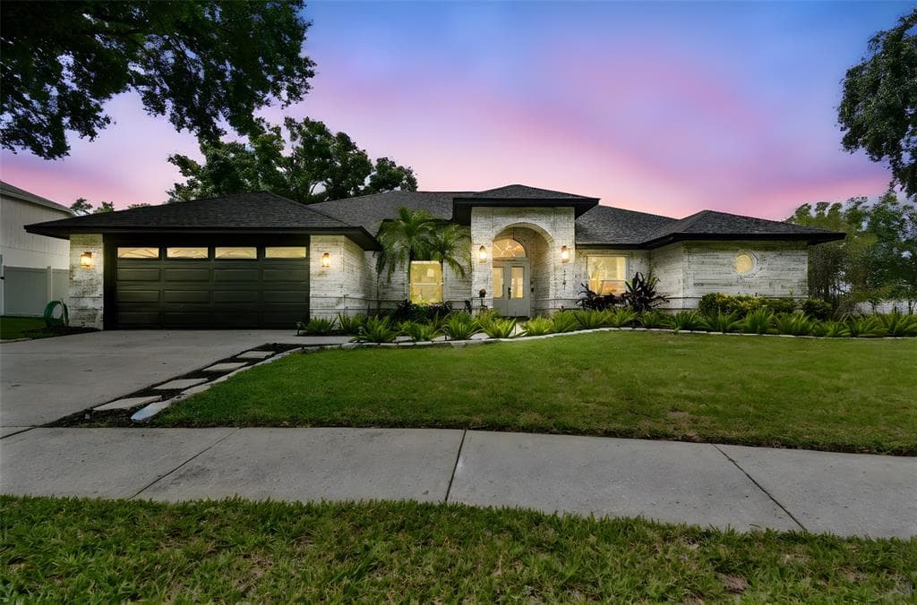 1727 WOODPOND WAY LUTZ, FL 33559