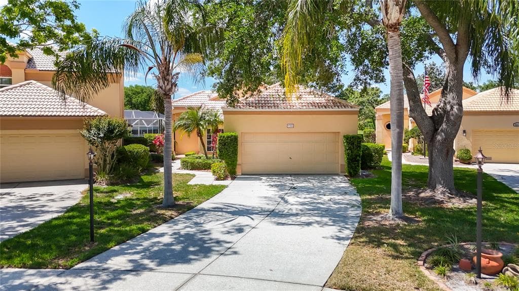 9308 FAIRWAY LAKES COURT TAMPA, FL 33647