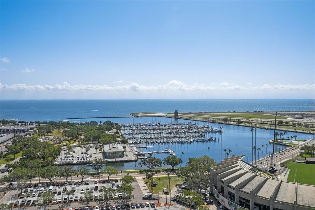 175 1ST STREET S UNIT 2005 ST PETERSBURG, FL 33701