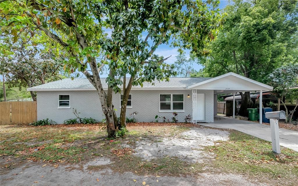 2107 E LAMBRIGHT STREET TAMPA, FL 33610