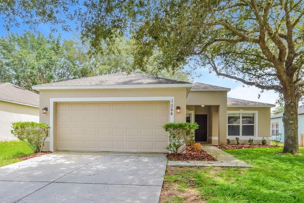 1044 REMINGTON AVENUE EUSTIS, FL 32726