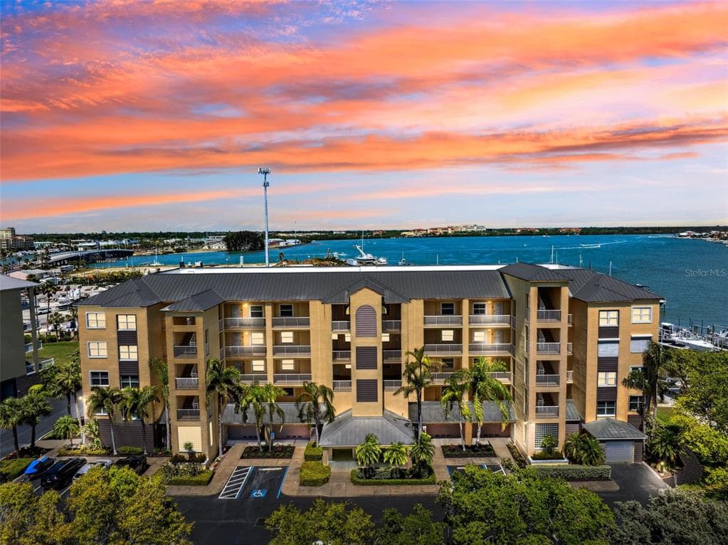 425 150TH AVENUE UNIT 2501 MADEIRA BEACH, FL 33708