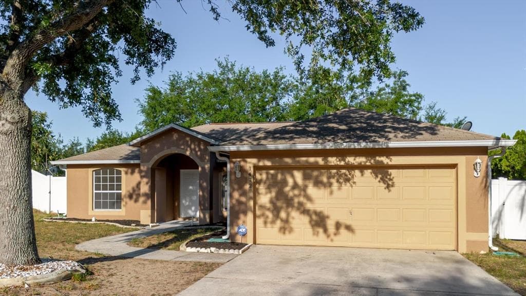 1472 MUIR CIRCLE CLERMONT, FL 34711