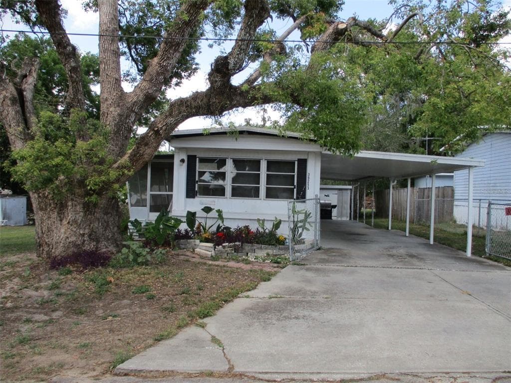 39253 LONGVIEW AVENUE ZEPHYRHILLS, FL 33542