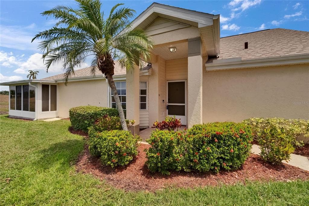 1004 NORFORK ISLAND COURT UNIT 28 SUN CITY CENTER, FL 33573