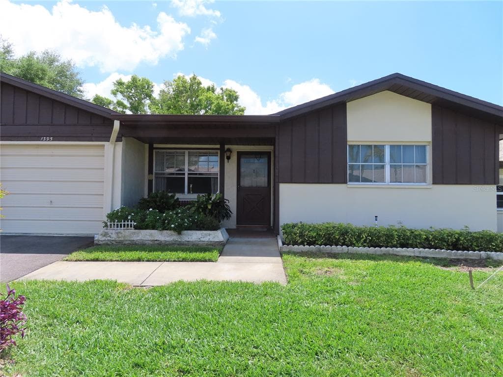 1395 HEATHER RIDGE BOULEVARD DUNEDIN, FL 34698