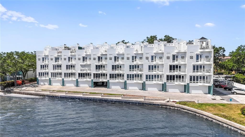 4950 BAYSHORE BOULEVARD UNIT 27 TAMPA, FL 33611