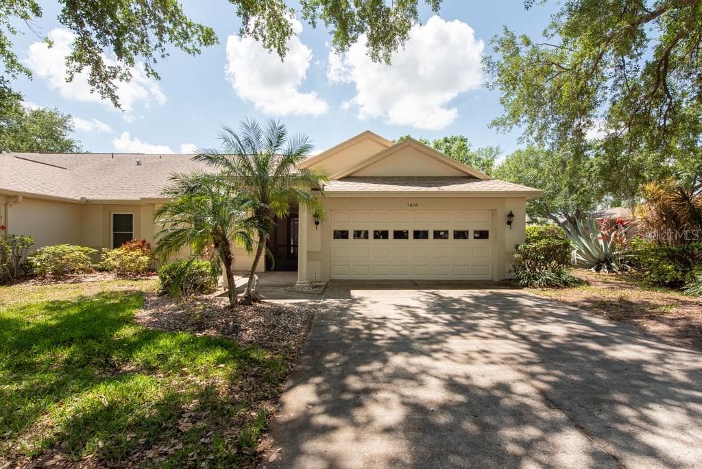 1616 LAUGHTON PLACE SUN CITY CENTER, FL 33573