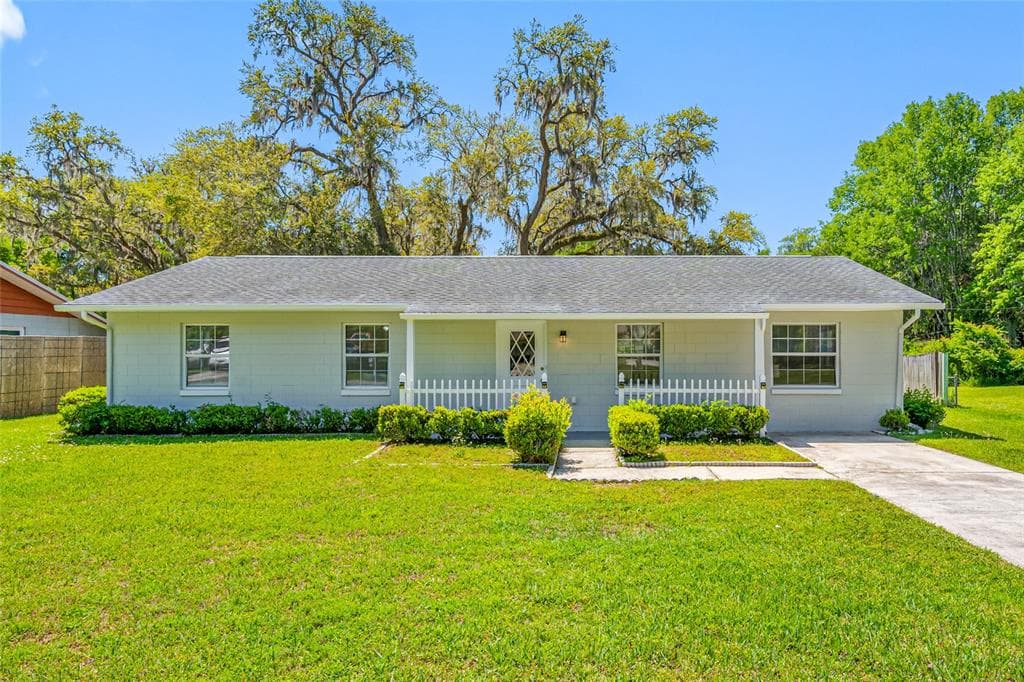 7676 E SPANISH TRAIL FLORAL CITY, FL 34436