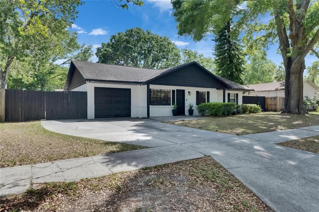 2420 FORREST CREST CIRCLE LUTZ, FL 33549