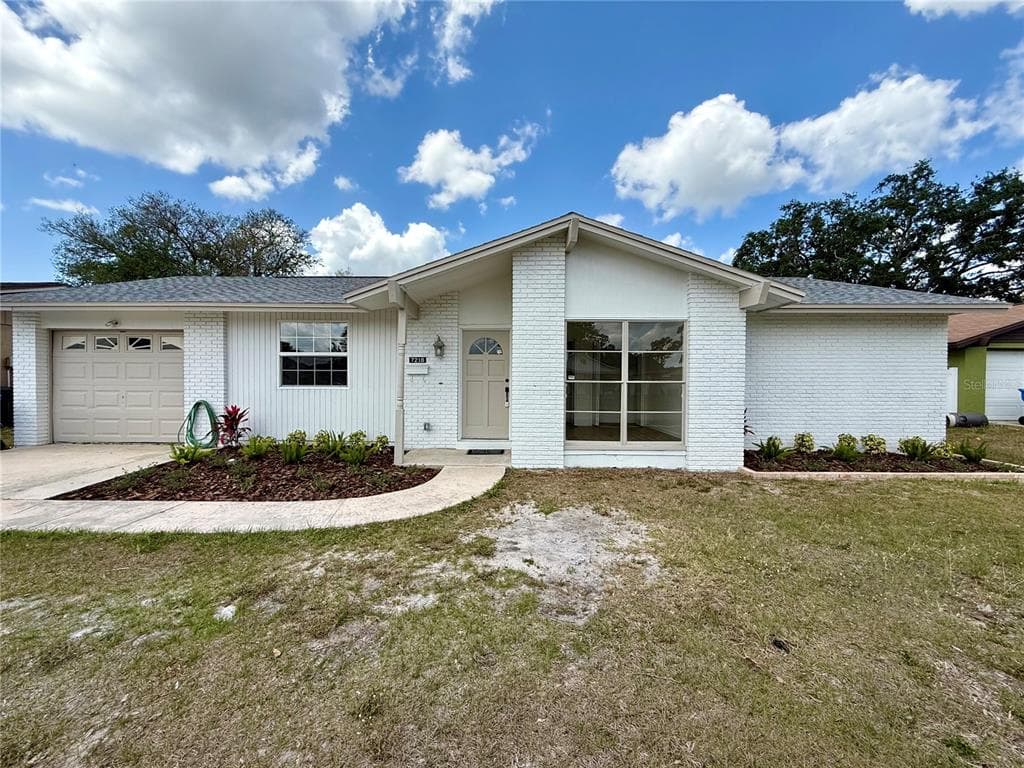 7218 CREEKWOOD COURT TAMPA, FL 33615