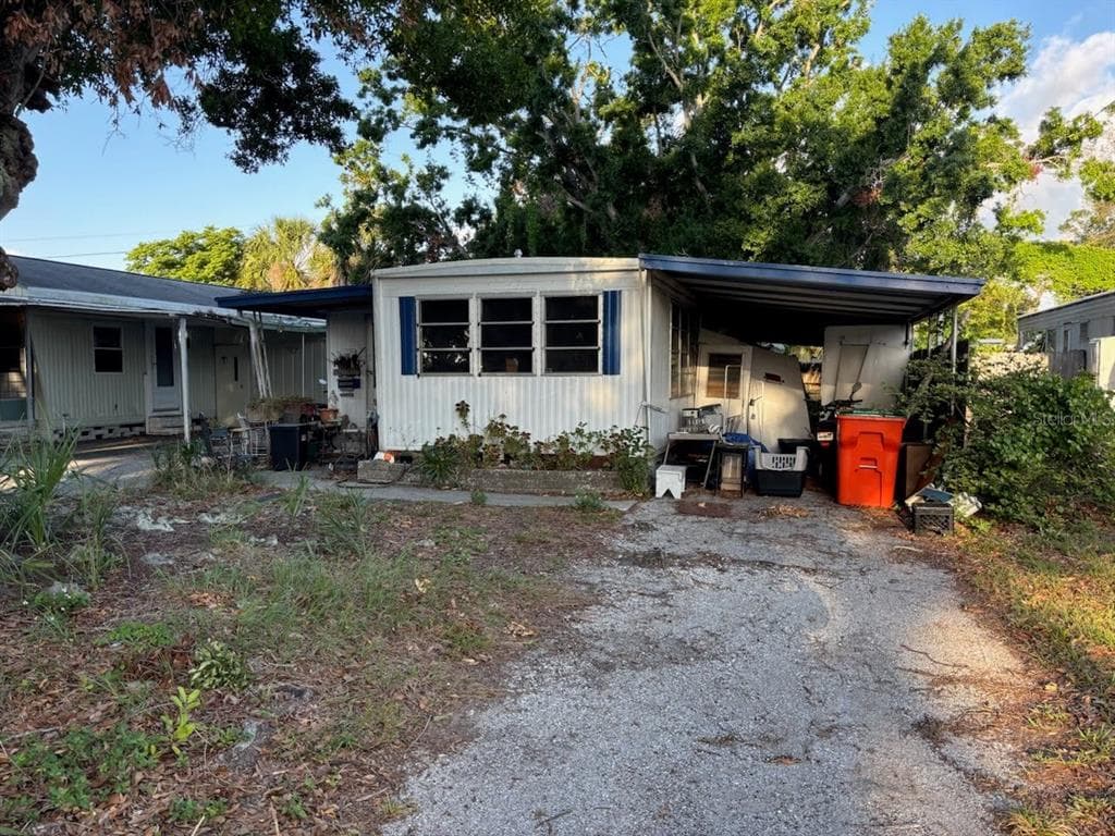 5214 YELLOW PINE STREET N ST PETERSBURG, FL 33709