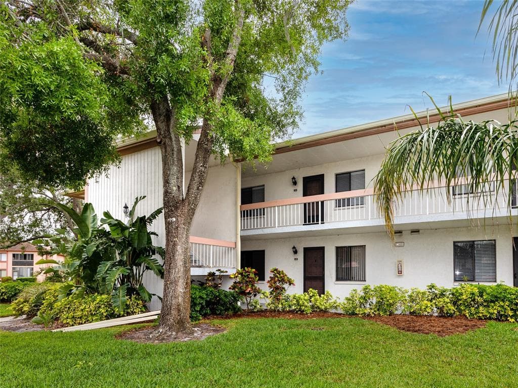129 LAKEVIEW WAY OLDSMAR, FL 34677