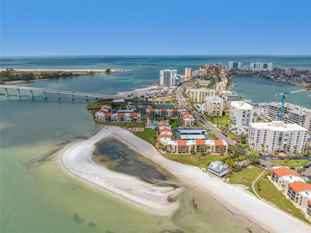 865 S GULFVIEW BOULEVARD UNIT 306 CLEARWATER BEACH, FL 33767
