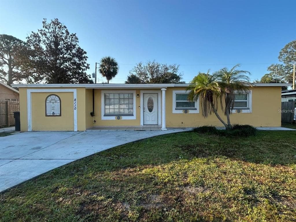 8110 TANGLEWOOD LANE TAMPA, FL 33615