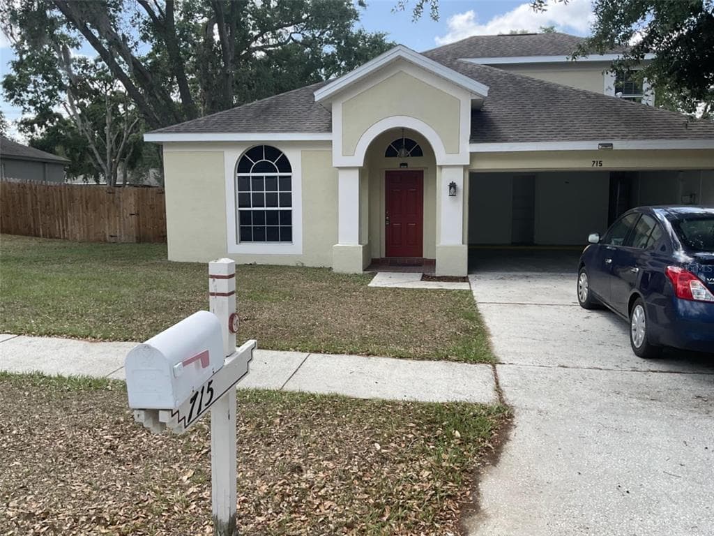 715 GRAND CANYON DRIVE VALRICO, FL 33594