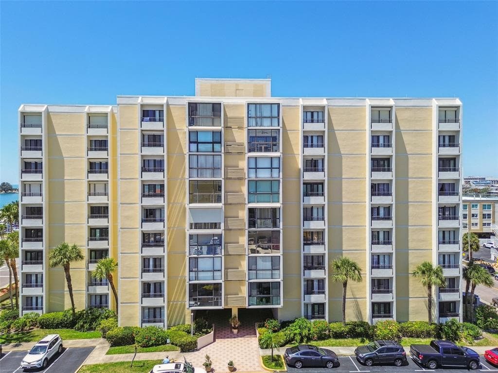800 S GULFVIEW BOULEVARD UNIT 908 CLEARWATER BEACH, FL 33767