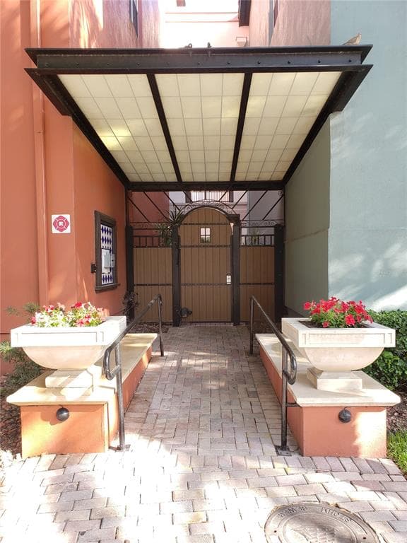 402 S ARMENIA AVENUE UNIT 114 TAMPA, FL 33609