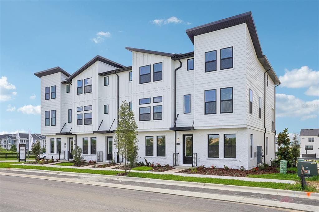 15483 HAMLIN PARK DRIVE WINTER GARDEN, FL 34787